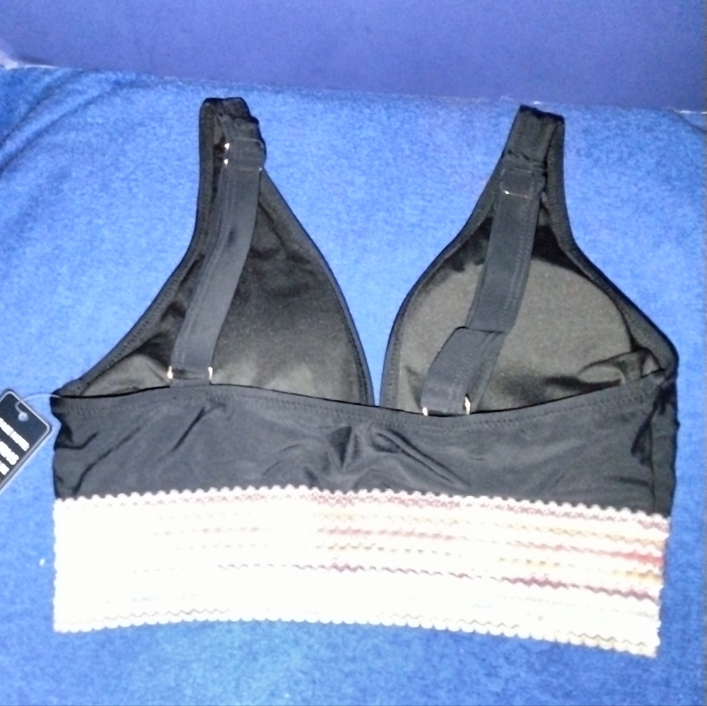 Bikini - Picture 2 of 7